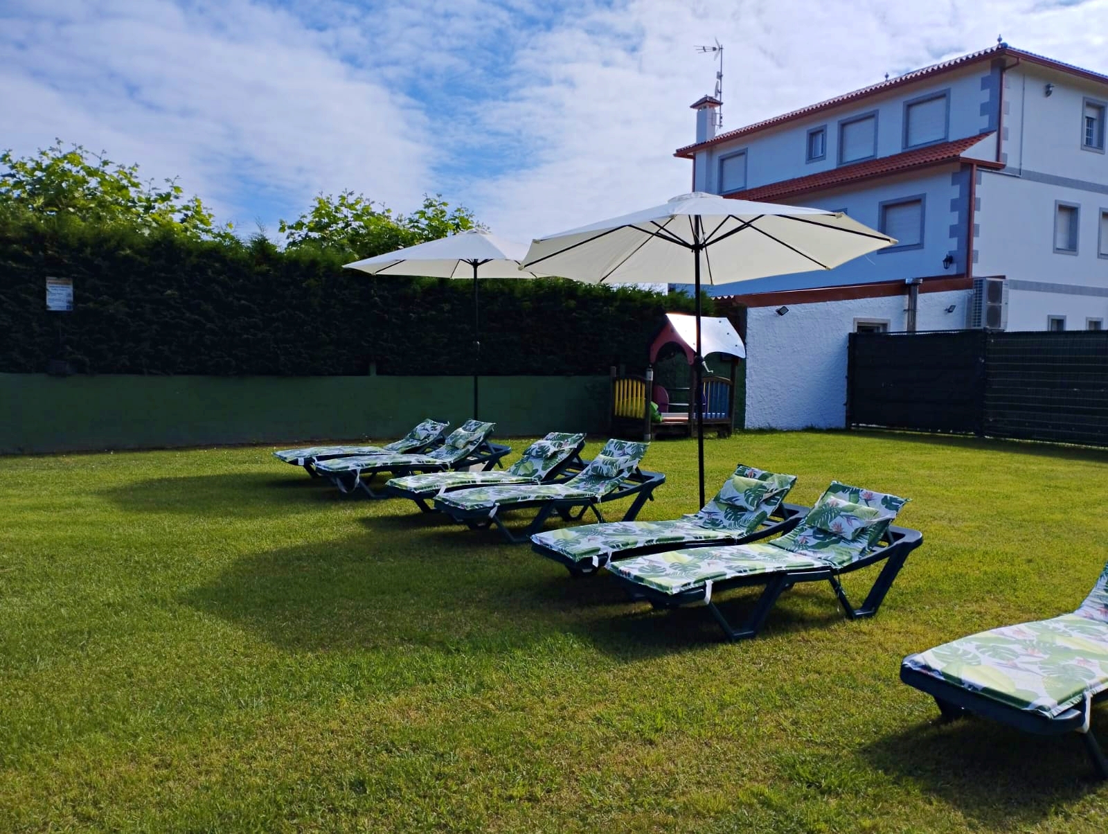 Casa Rural Con Encanto En Sanxenxo – Fachada Exterior Renovada Con Piscina