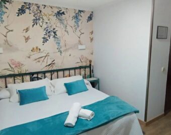 Dormitorio Acogedor Con Cama De Matrimonio – Hostal Rural