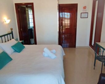 Dormitorio Amplio Y Reformado En Casa Mariano