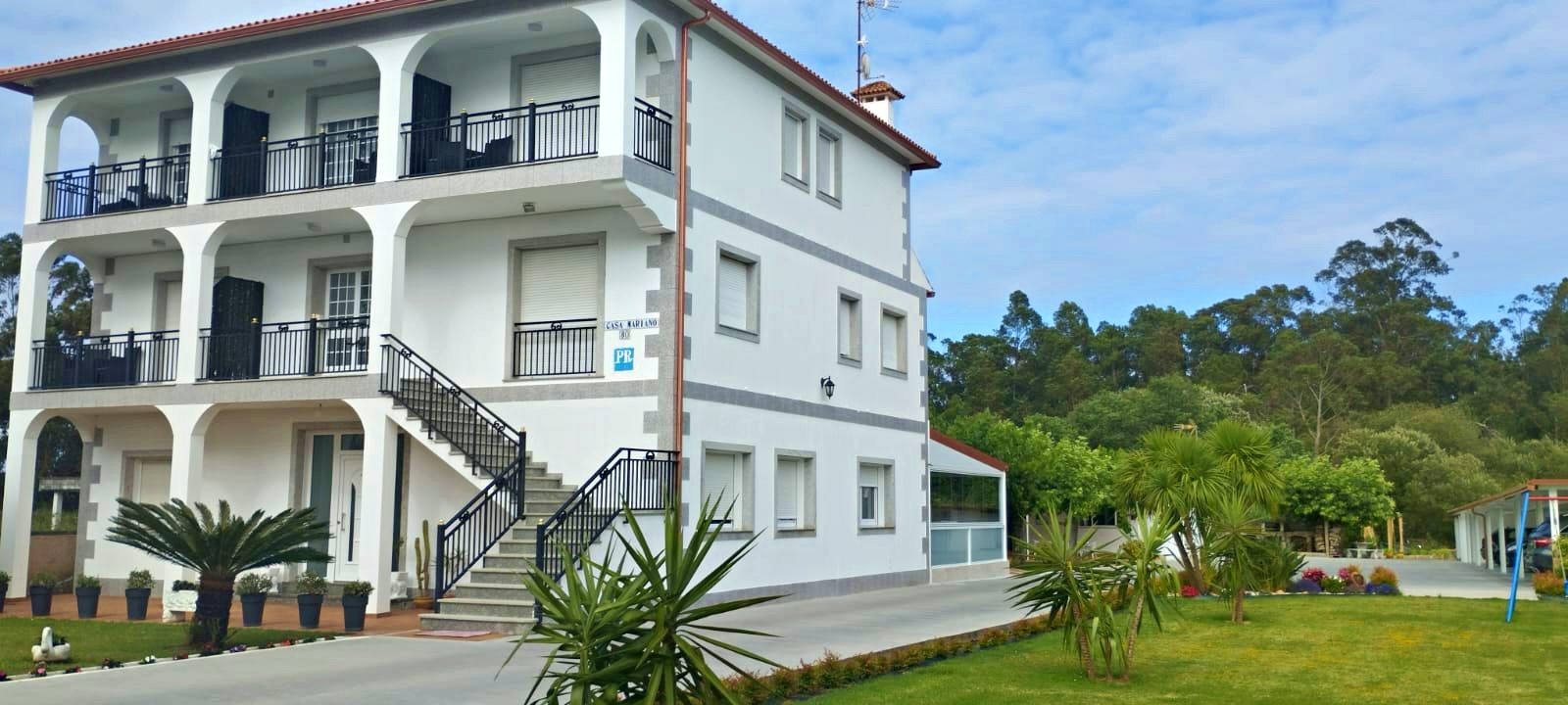 Fachada Del Hostal Rural Casa Mariano En Sanxenxo