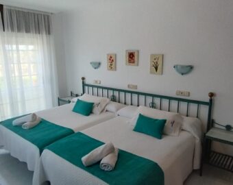 Interior De Habitación Con Estilo Rústico Y Moderno